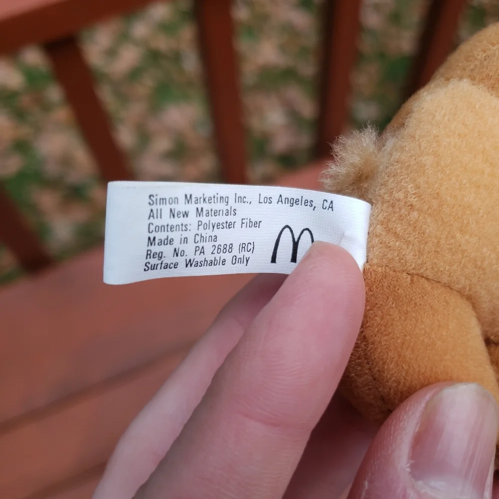 1988 The Walt Disney Company 'Oliver The Cat' Plush Ornament
